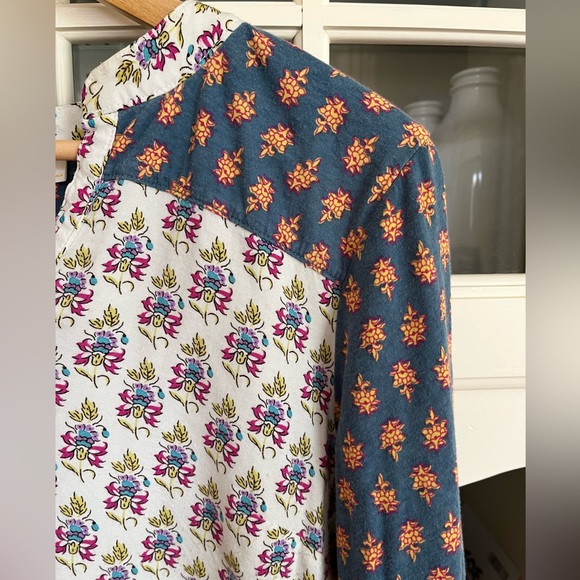 Anthropologie 3/4 sleeve top - Picture 3 of 9